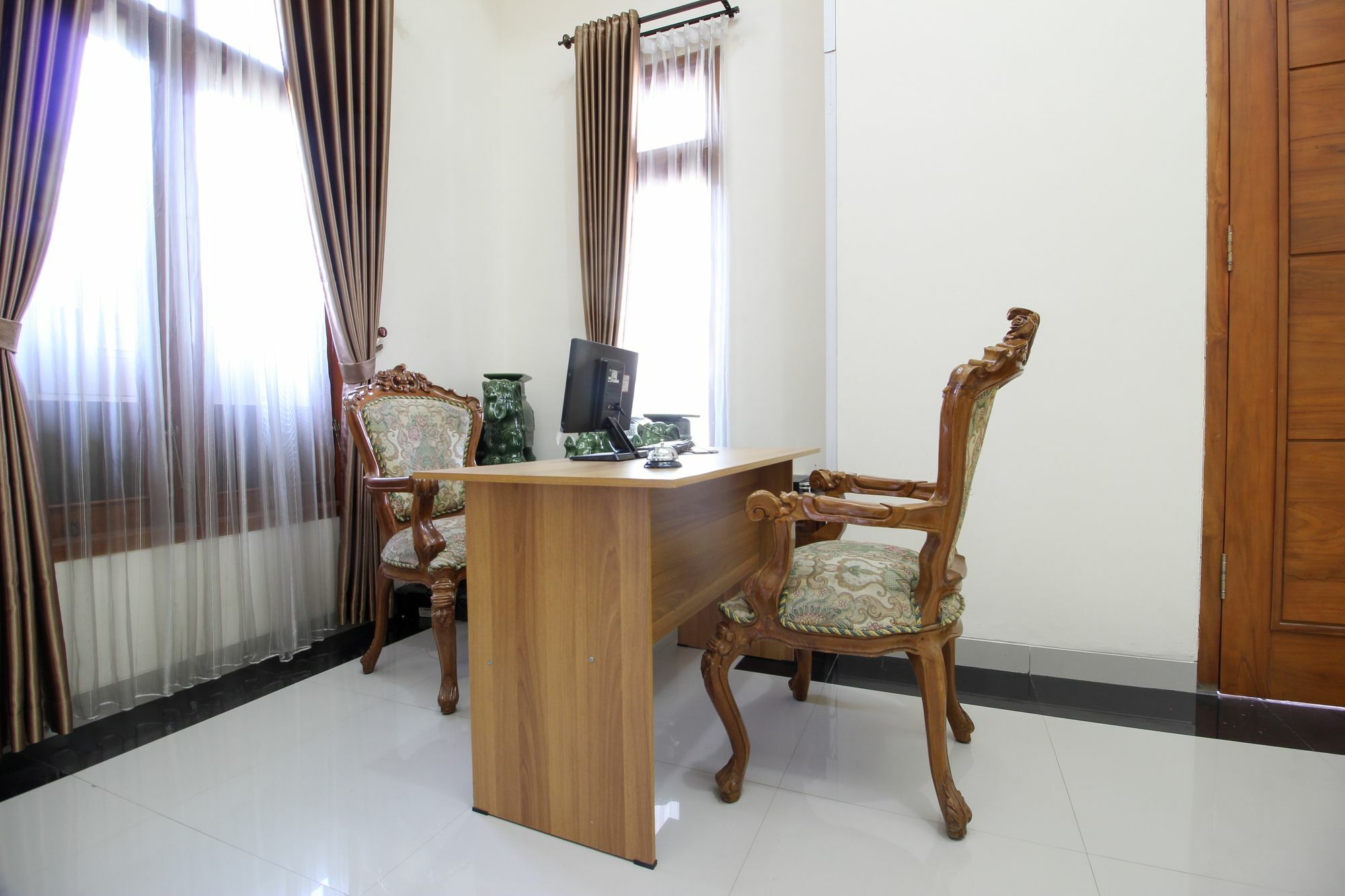 Reddoorz Plus Near Stie Ykpn 2 Maguwo المظهر الخارجي الصورة