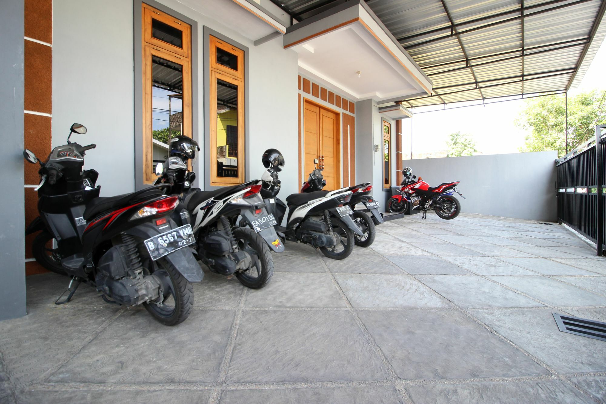 Reddoorz Plus Near Stie Ykpn 2 Maguwo المظهر الخارجي الصورة